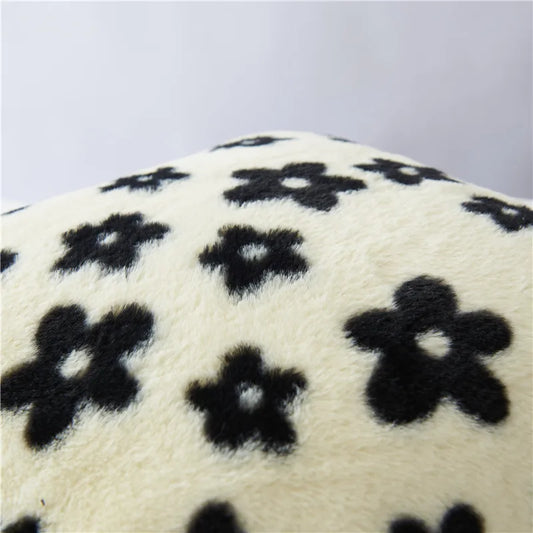 Artfan lighting Black/White Flower Cow Pattern Plush Cushion Cover 50x50 - Double Sided Print