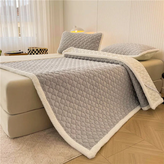Artfan Antibacterial Milk Velvet Mattress, Thick & Warm with Anti-Slip Straps